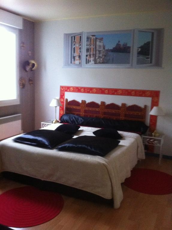 Chambre D'Hotes Dyrslot Saint-Denis-de-Pile Eksteriør billede